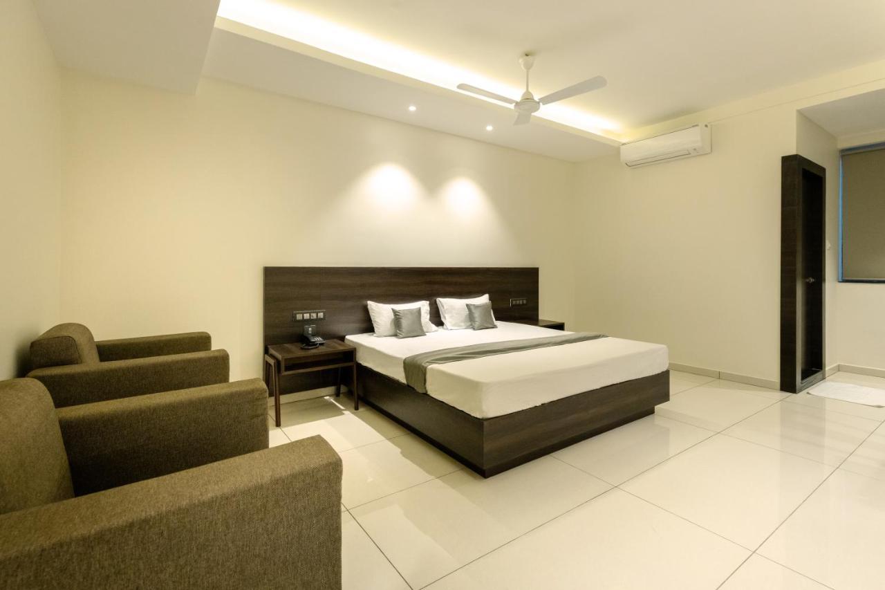 Hotel Paramount Suites & Service Apartments Mangalúr Exteriér fotografie