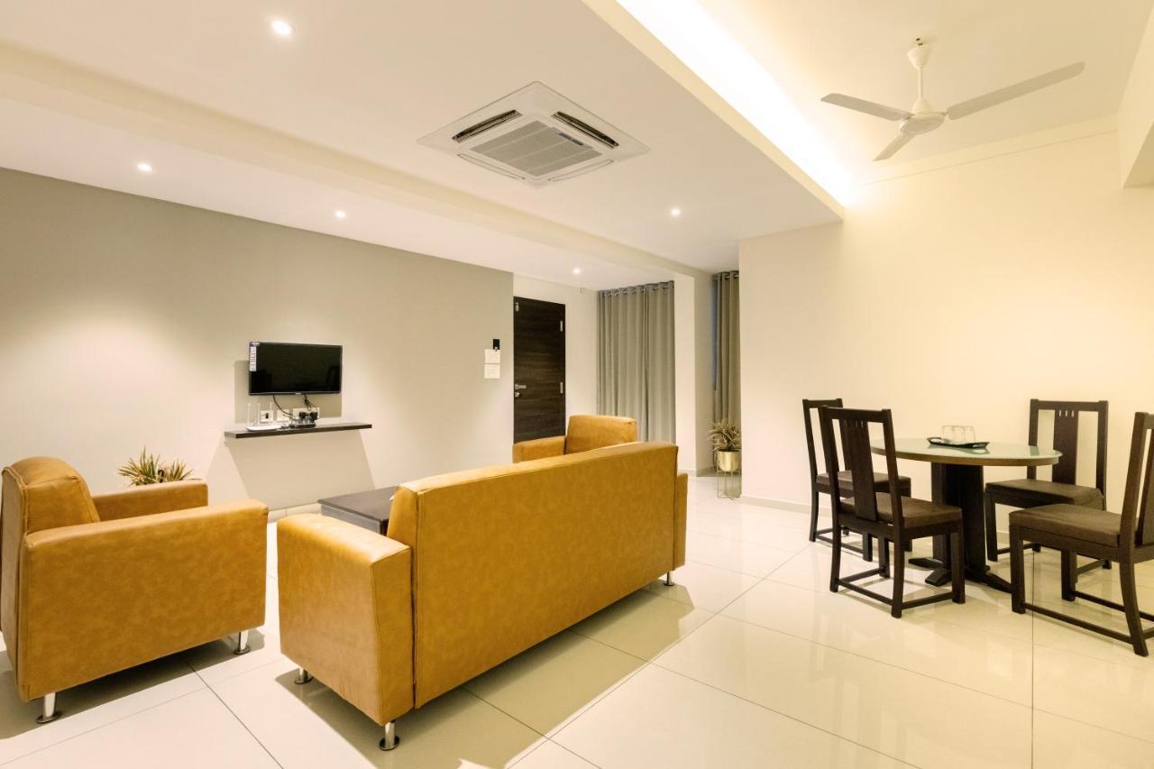 Hotel Paramount Suites & Service Apartments Mangalúr Exteriér fotografie